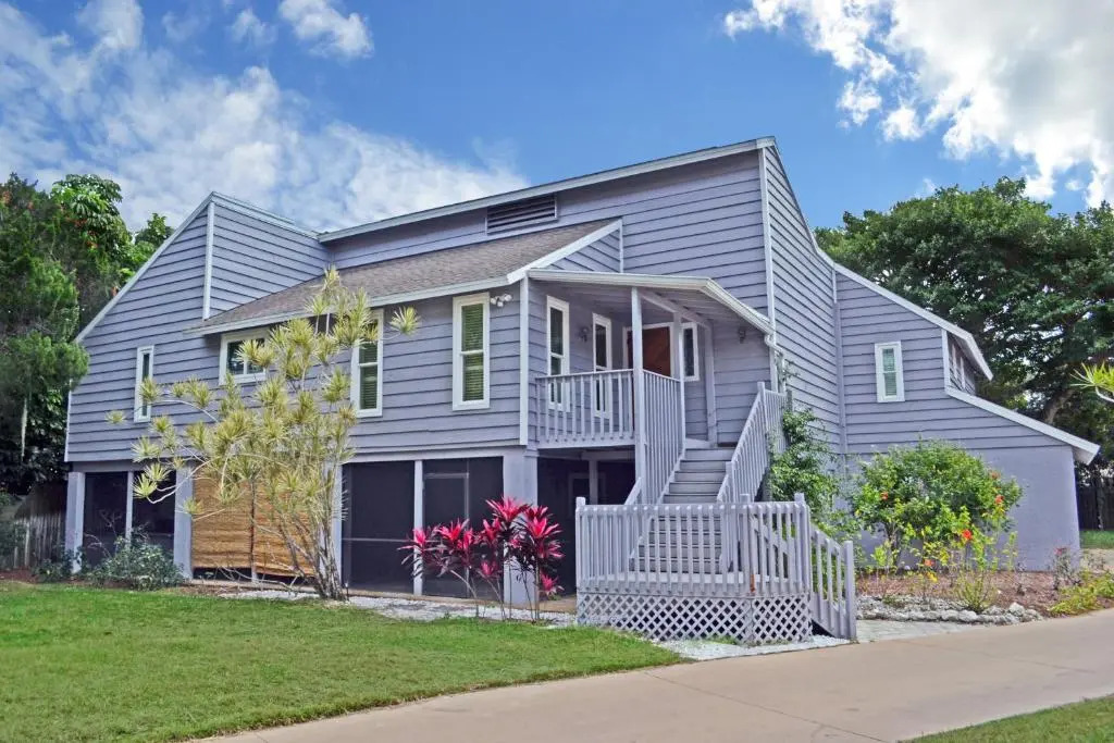 Shell Beach - The Treehouse 210