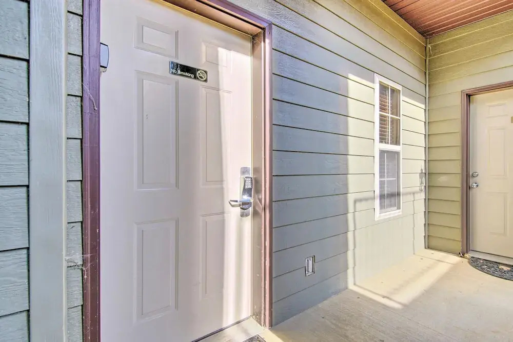 Pool Access & Private Patio: Branson West Condo!