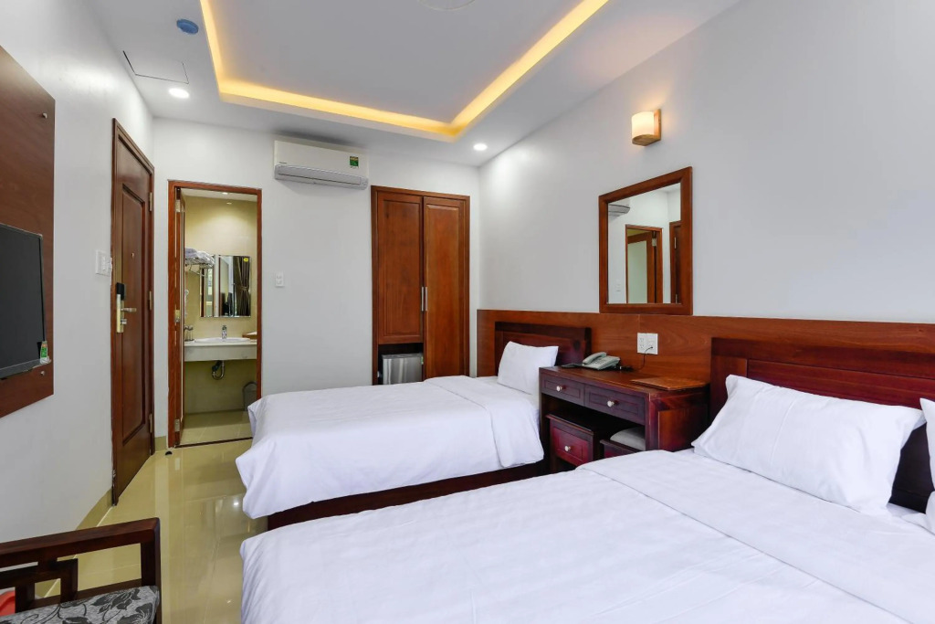 Royal Hotel District 2