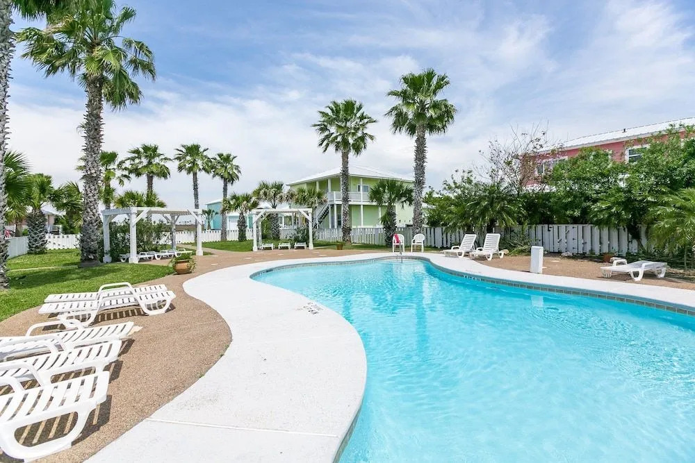 New Gulf View House With Two Pools by RedAwning