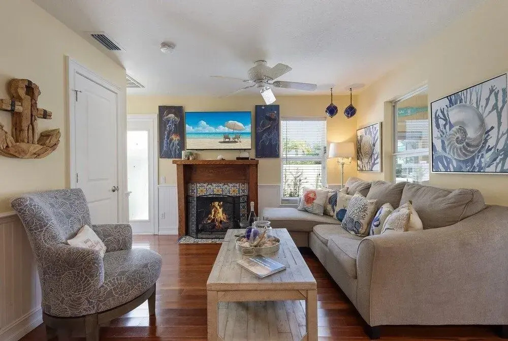 Shady Mango 2 Bedroom Home by RedAwning