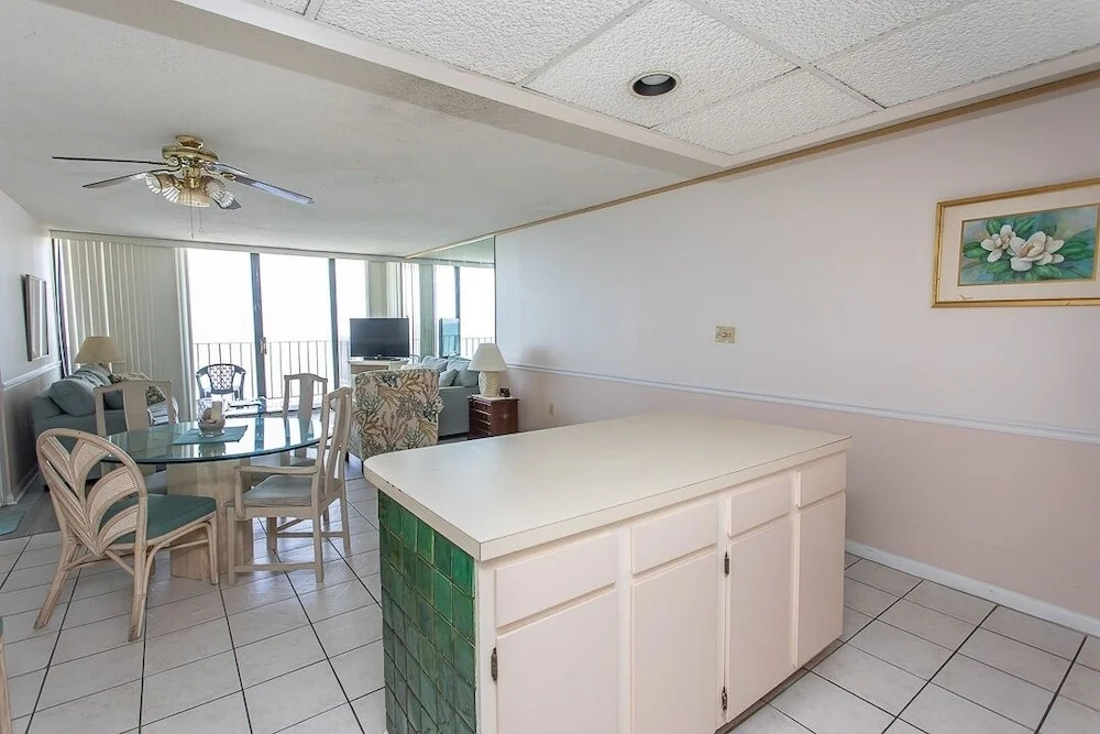 Royal Garden Resort 1605 2 Bedroom Condo by RedAwning