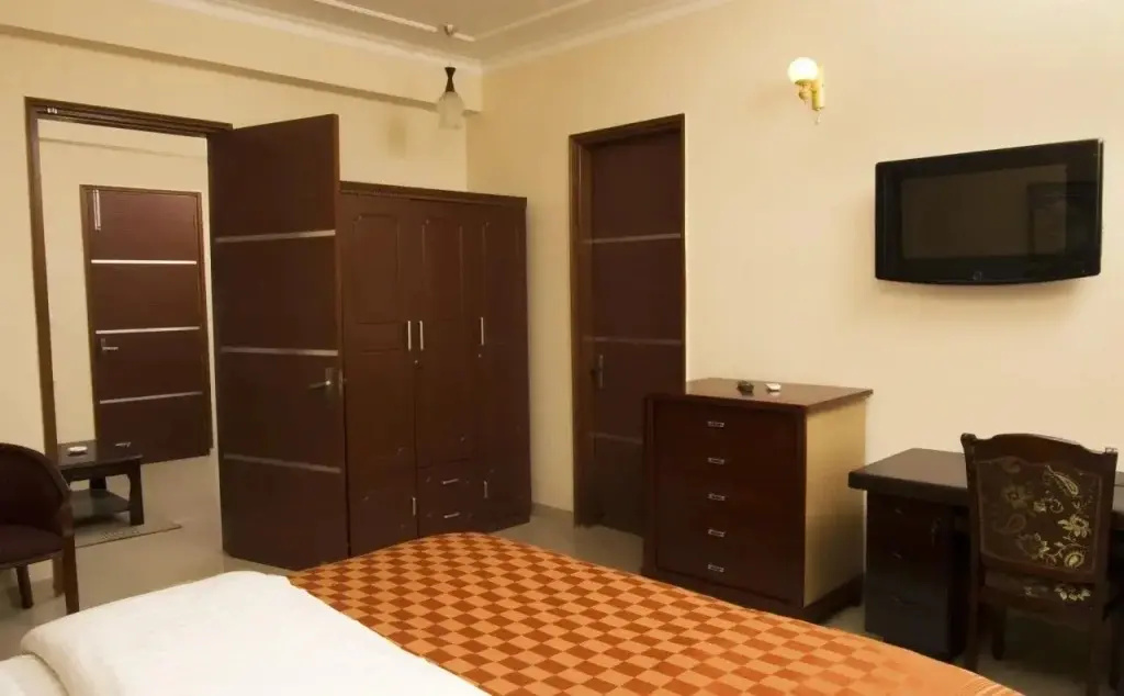 Tree Top Greens Serviced Apartment