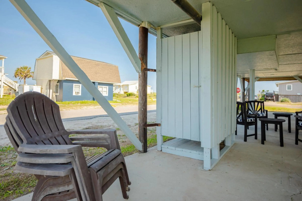 A Beach Music Paradise by Oak Island Accommodations