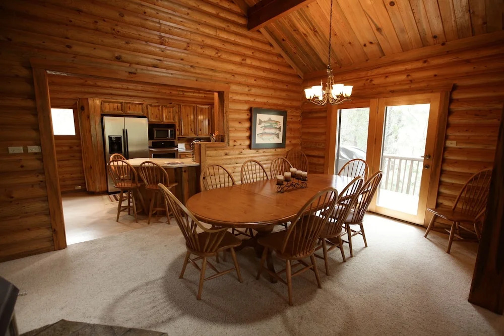 3 Blue Grouse 5 Bedroom Home by Redawning