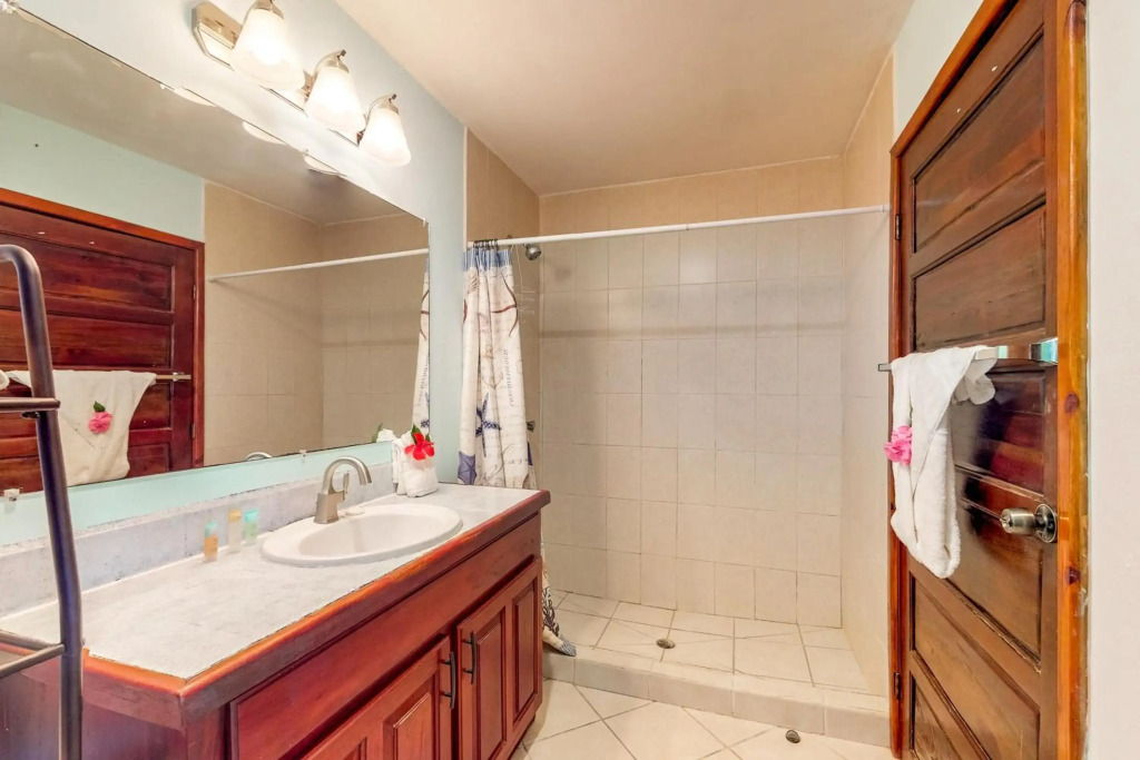 Suite E302 @ Mara Laguna