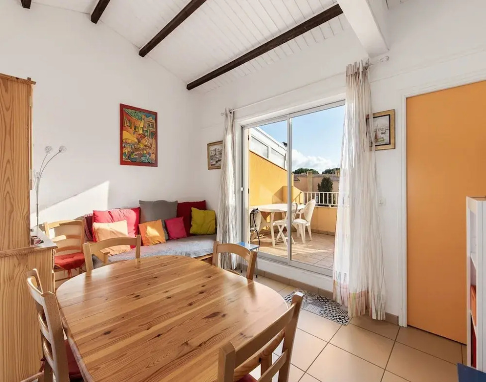 Stylish 2-bedroom Retreat in Agde