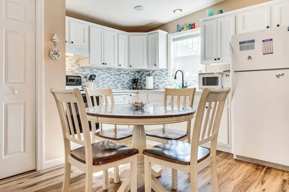 Charming Coastal Cottage with Pool Access!