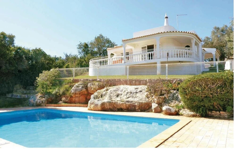 Nice Home in Albufeira With Wifi and 3 Bedrooms
