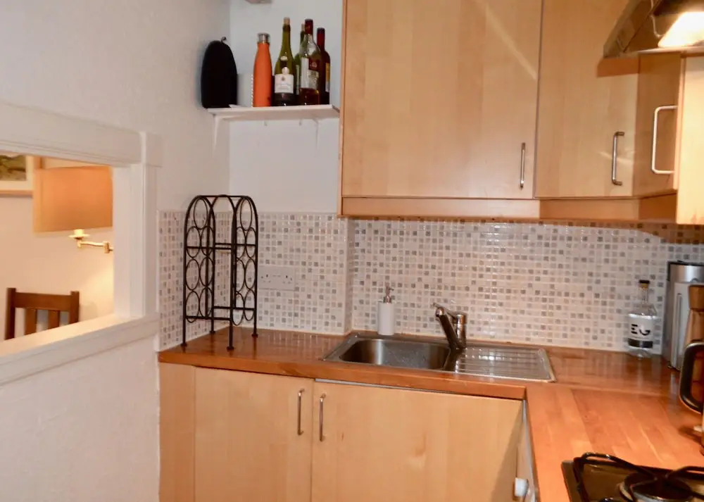 2 Bedroom Flat Near the Dean Village