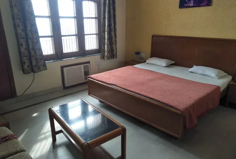 Hotel Wonder Hills,Har ki Pauri Road Haridwar