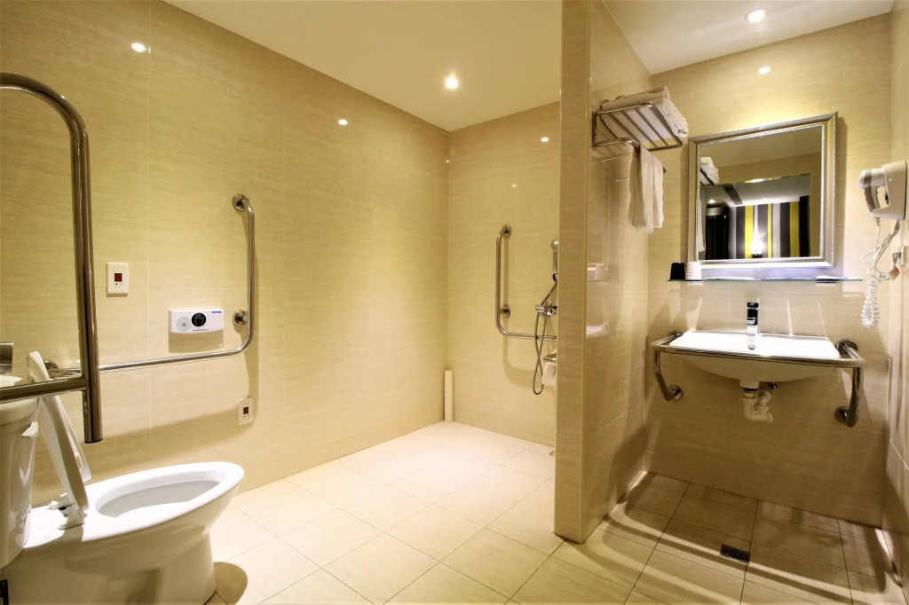 J-HOTEL