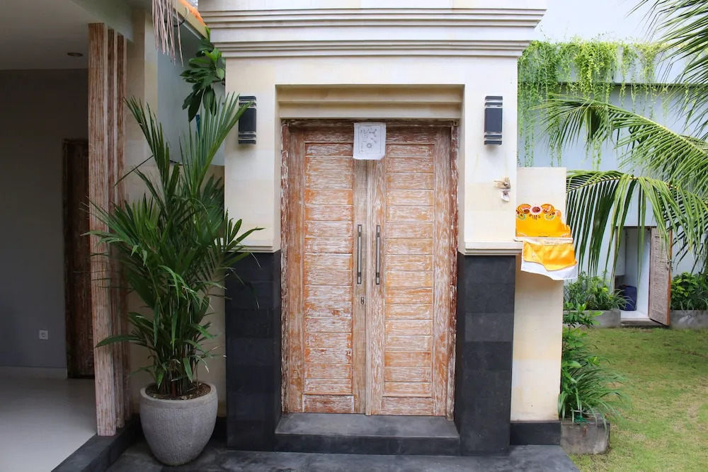 Rusty Seminyak
