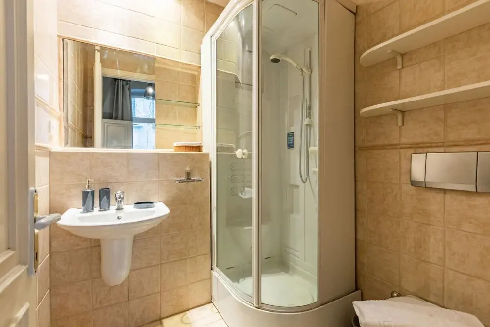 Flat With Balcony and Bosphorus View in Beyoglu