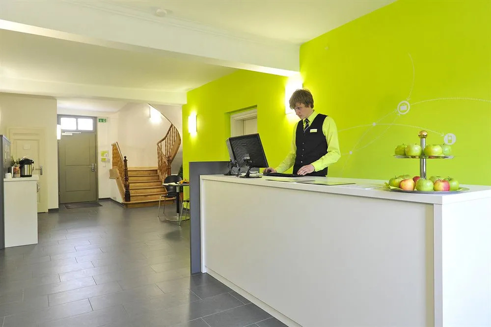Hotel CampusZwei Komfortable Doppelzimmer & Apartments mit Küche Zentral in Ludwigsburg ideal für Business & Langzeitaufenthalte 24h Check in Kinder bis 14 Jahre übernachten kostenlos