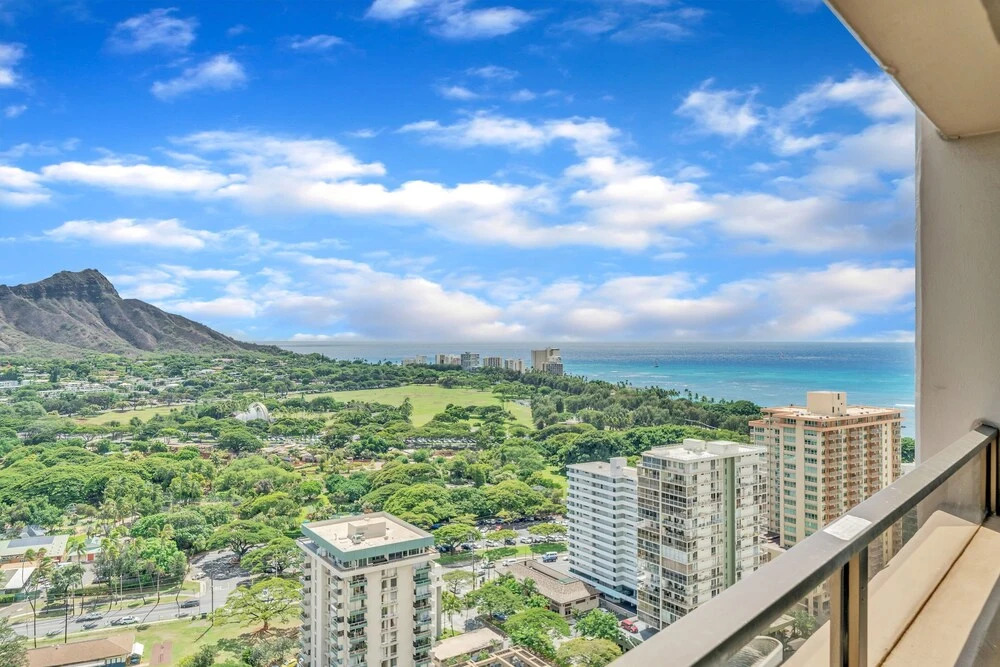 Waikiki Sunset Free Parking