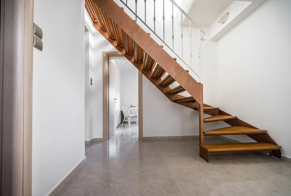 Swan Villa Lygaria