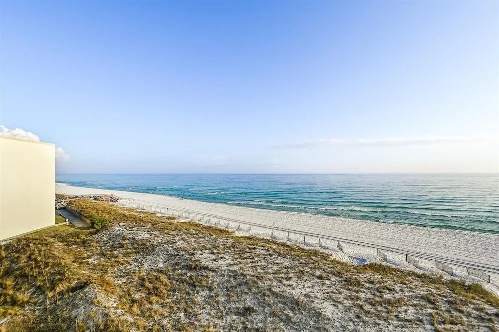 Inlet Reef 403 2 Bedroom Condo by RedAwning