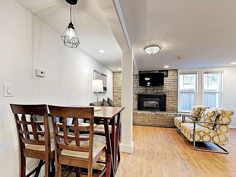 Shoreline Apartment on the Bus Line by RedAwning