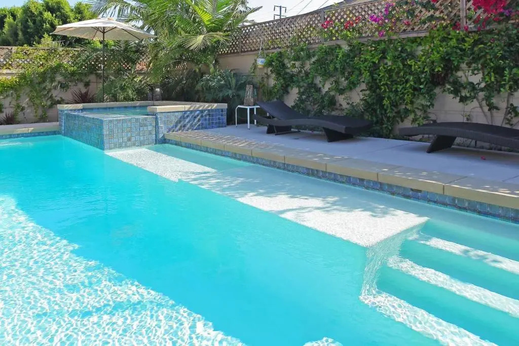 Oasis with pool and music studio by BENVENU