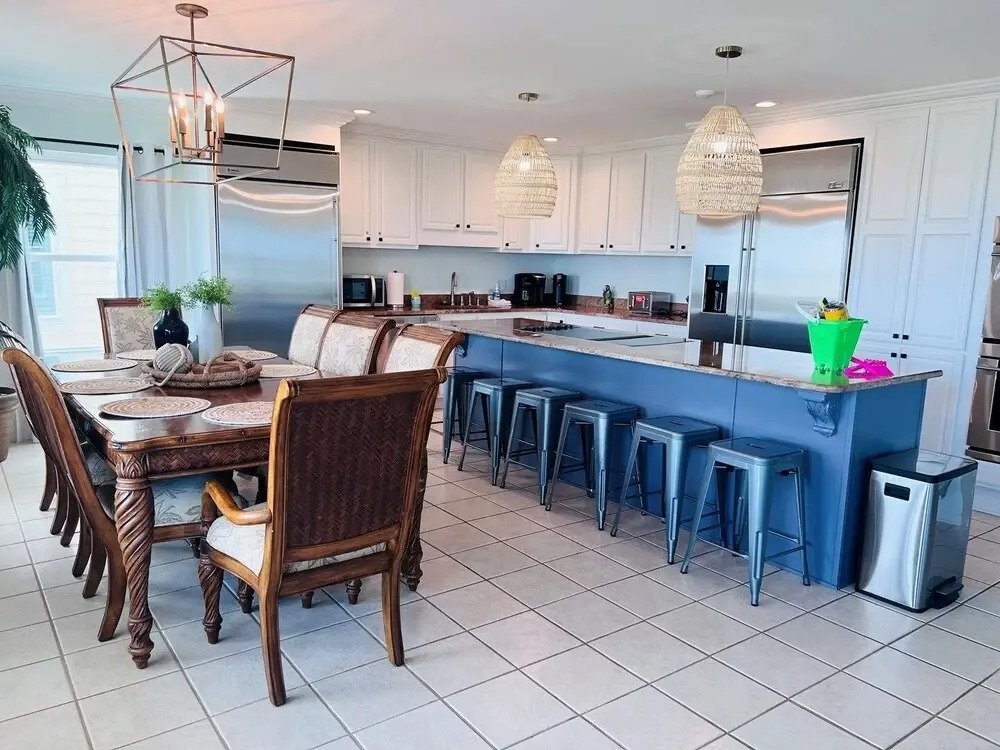 Caseata 5 Bedroom Home by Redawning