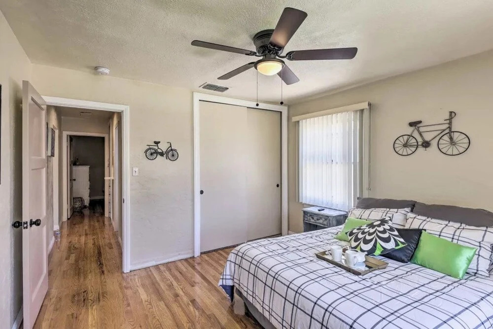 Bakersfield City Home w Patio and Garden