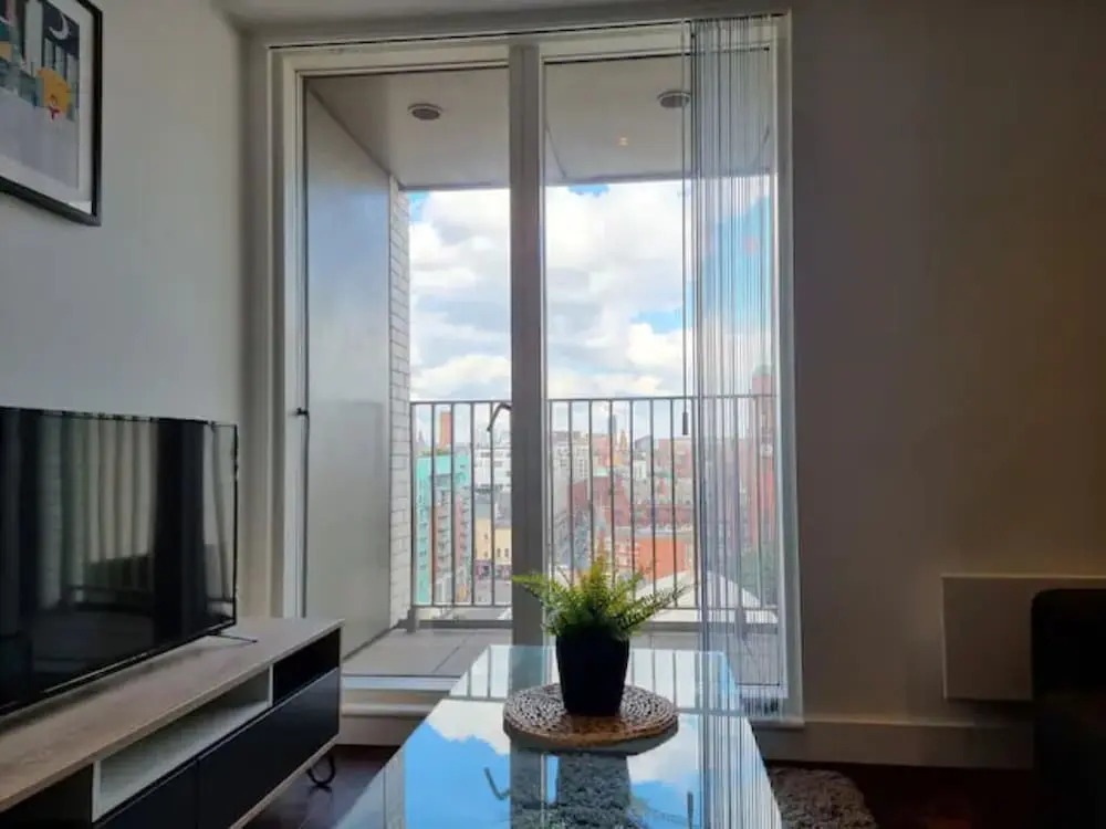 Modern 2 Bedroom Apt in Manchester City+En-Suite