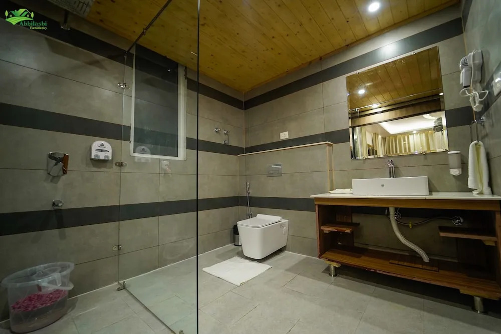 Abhilashi Residency & Spa - Centrally Heated & Air Cooled