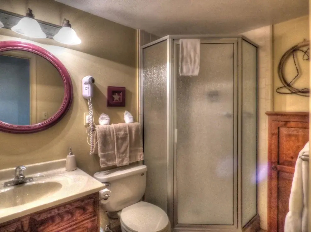 Lift Tickets Ski To Your Door, Wifi, Deck, Hot Tub