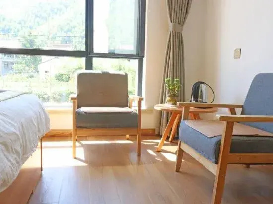 Jushang Anjisen is a travel and pool resort