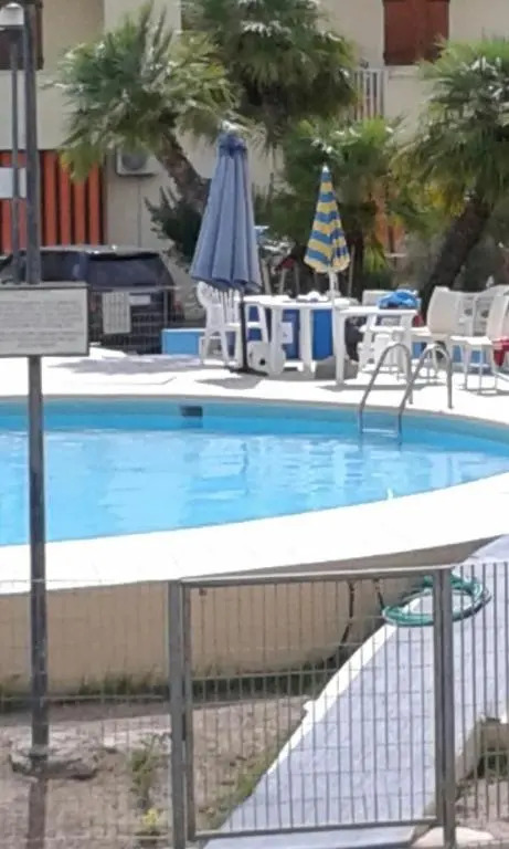 Residence lido con piscina fronte mare