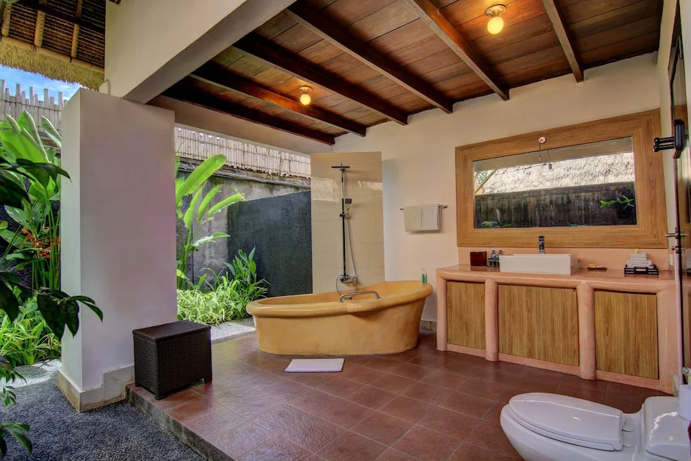 Villa Seminyak Lagoon And Spa