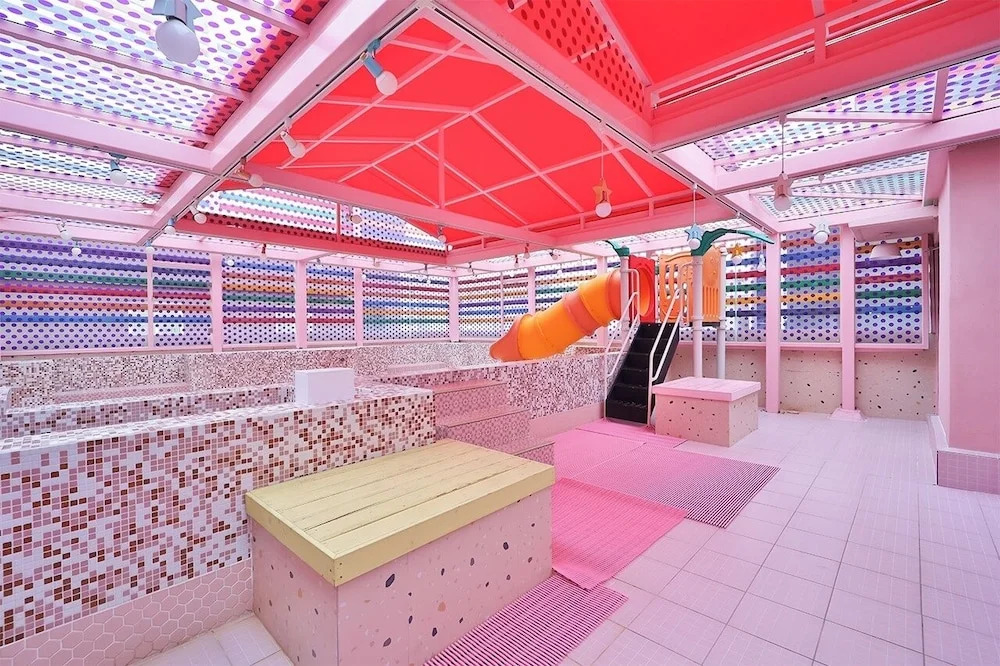 Jangyu Almond Kids Hotel