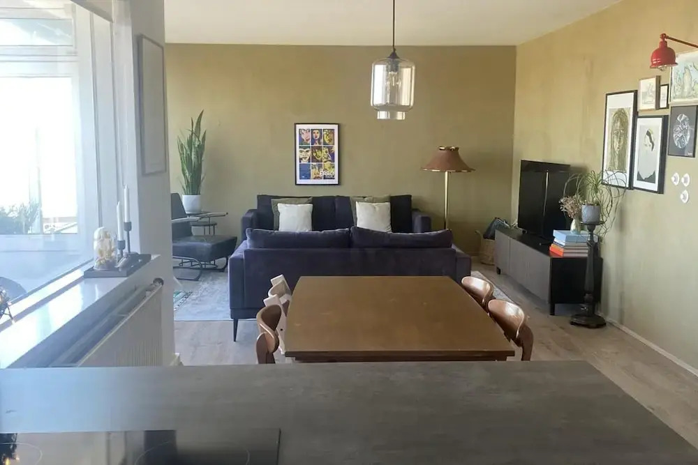 Bright and Spacious 2 Bedroom Apartment in Rvk