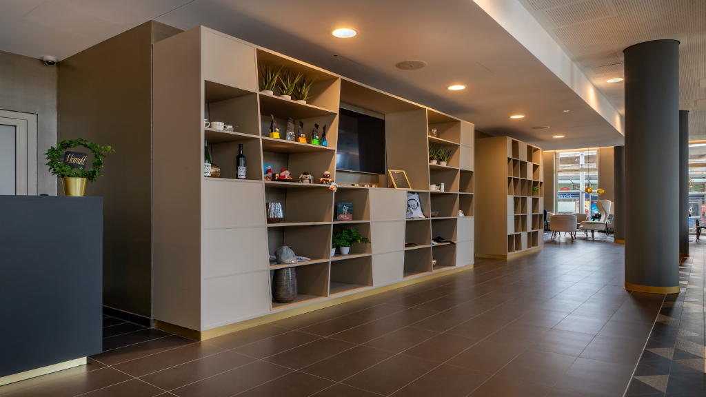 Holiday Inn - the niu, Ridge Halle Central Station by IHG