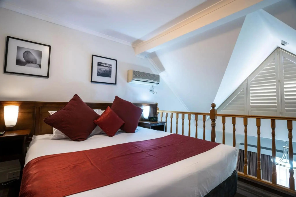 Mercure Canberra