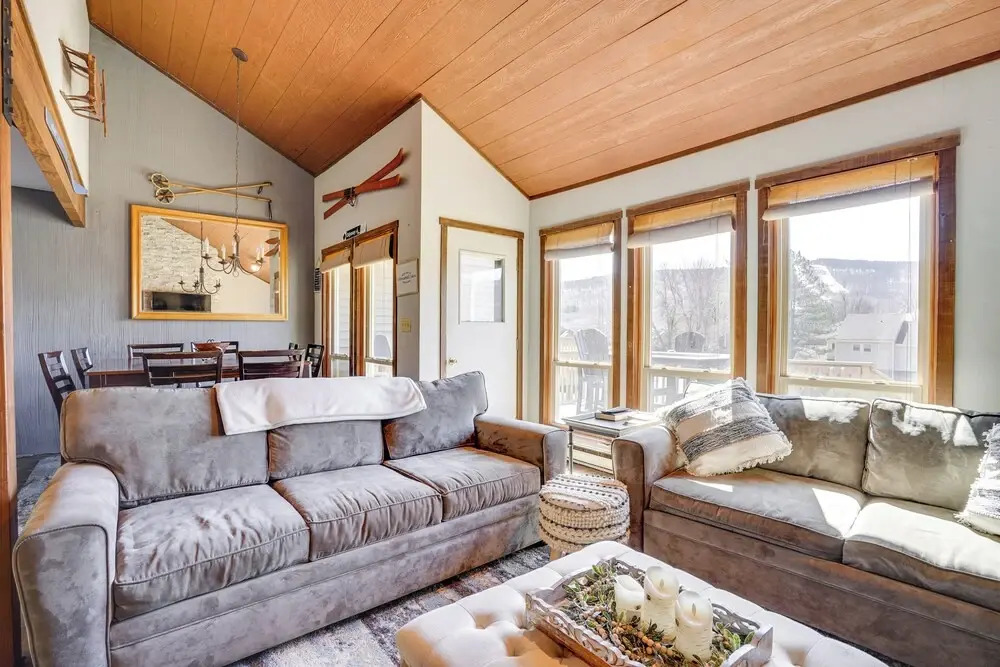 Charming Townhome - Walk to Greek Peak Mountain!