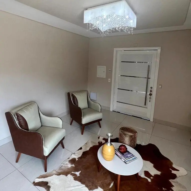 Casa Luxo com Piscina de Borda Infinita