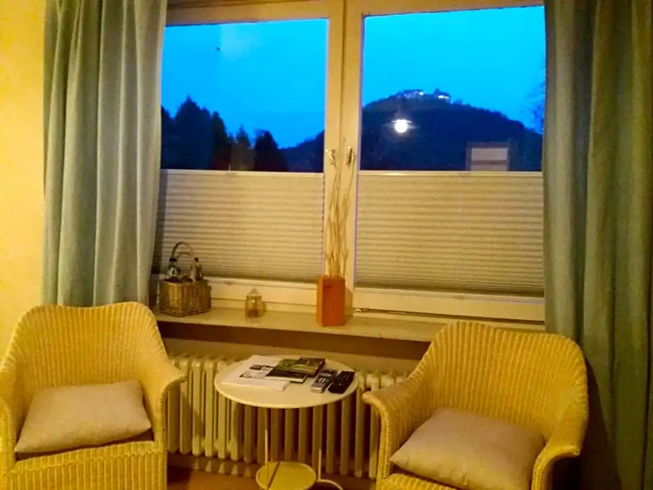 Strandhaus Edersee - Kaminzimmer, Seeblick, Badestrand, Seeterrasse