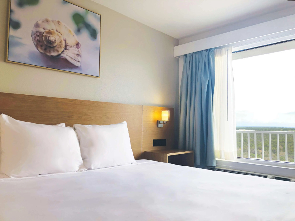 Radisson Beachfront Hotel - Panama City Beach