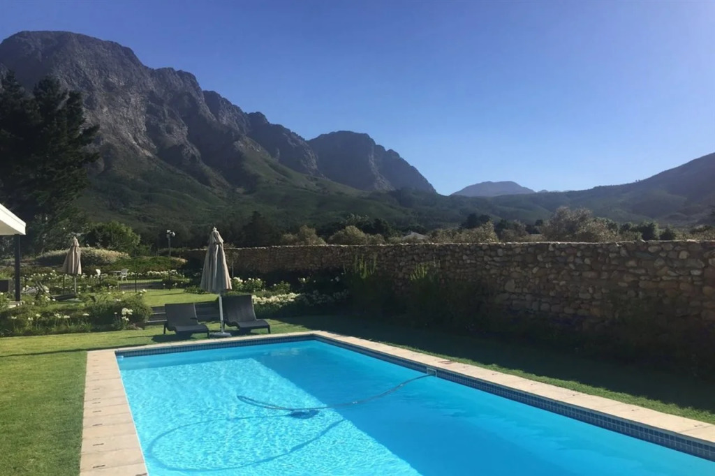 Chambray Estate