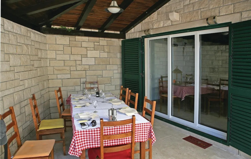 Amazing Home in Postira With 8 Bedrooms, Wifi and Outdoor Swimming Pool
