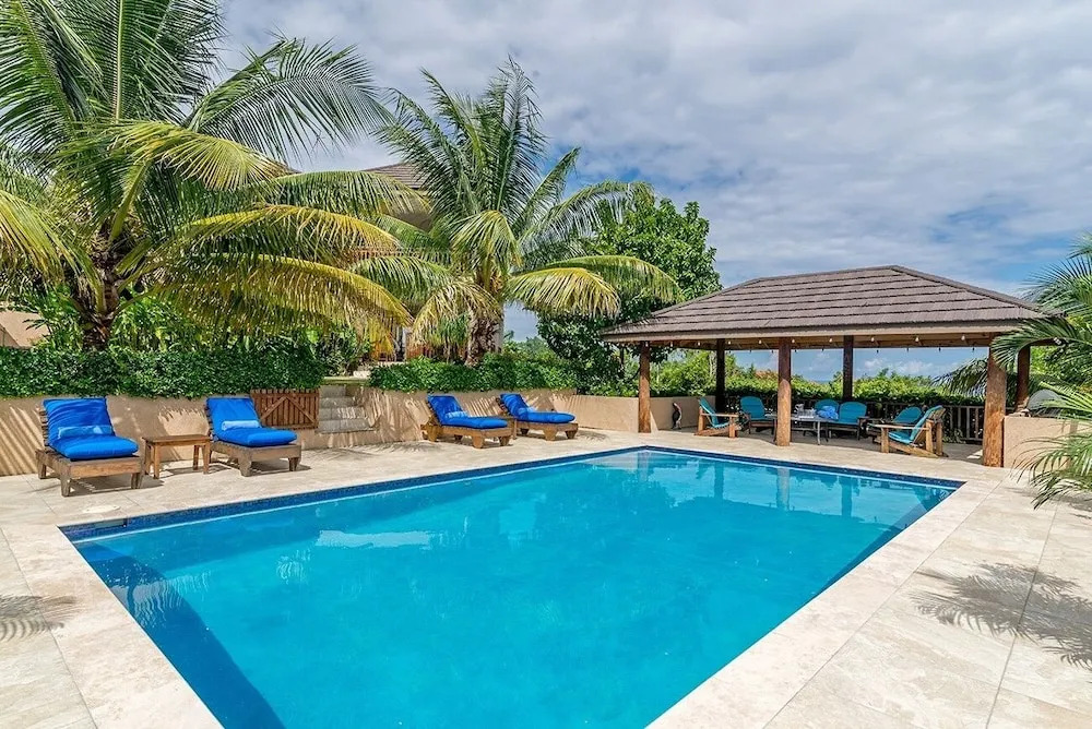 Kanowa , Fully Staffed With Panoramic Views 4 Bedroom Villa