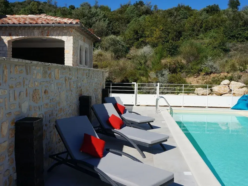 Magnificent Villa in Saint-ambroix With Private Pool