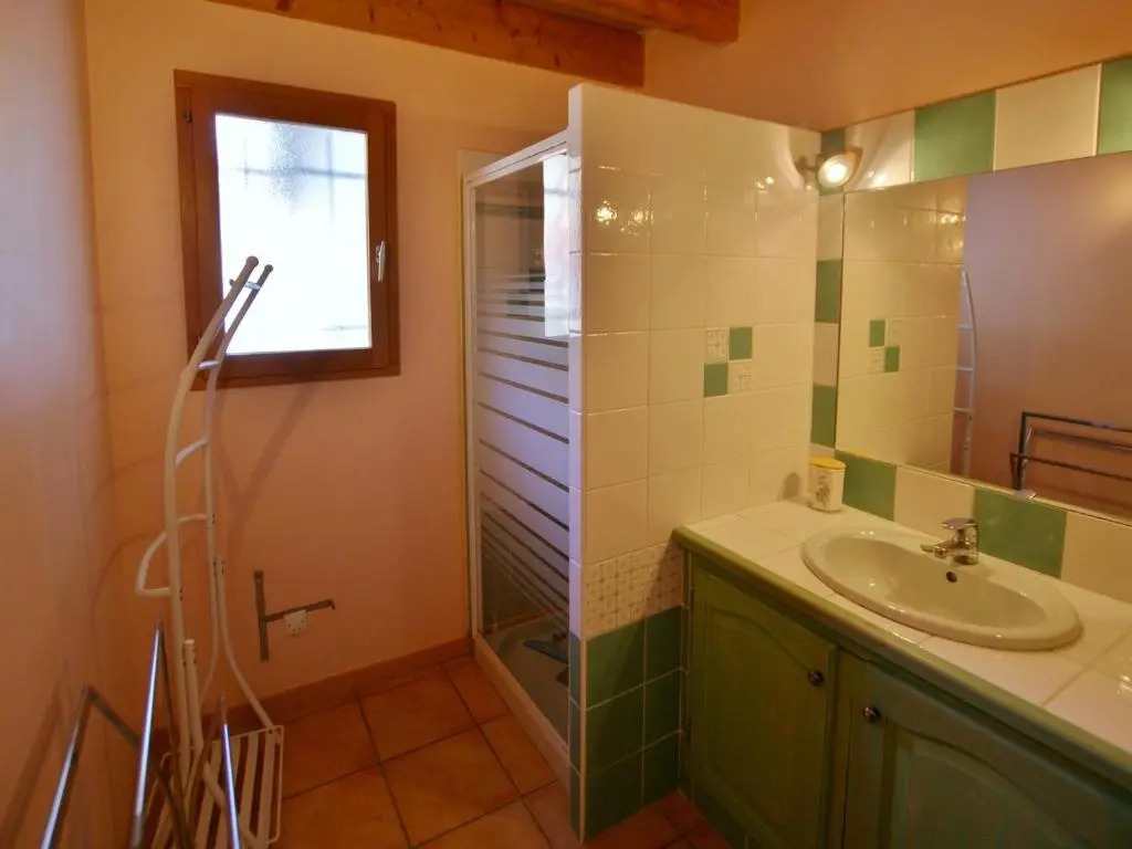 Maison calme avec terrasse à Saint-Pons - FR-1-165A-91