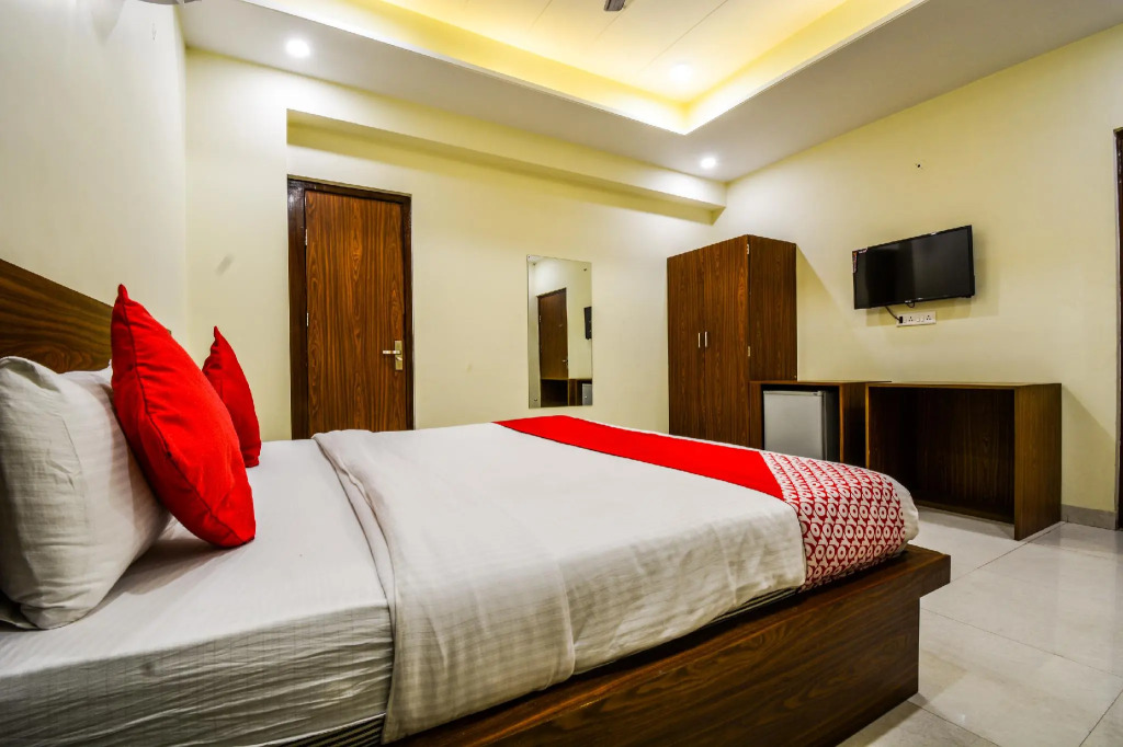 OYO 22204 Hotel Mark Inn
