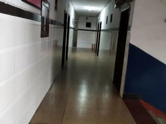 Jinxian huaxia village hotel