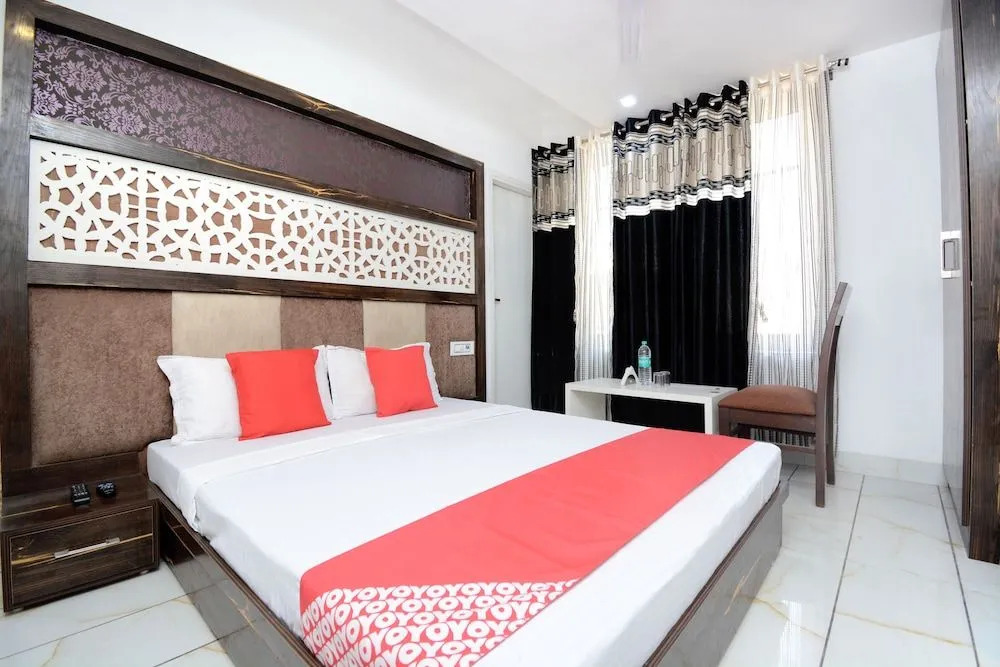 Oyo 30999 Hotel Vaishno