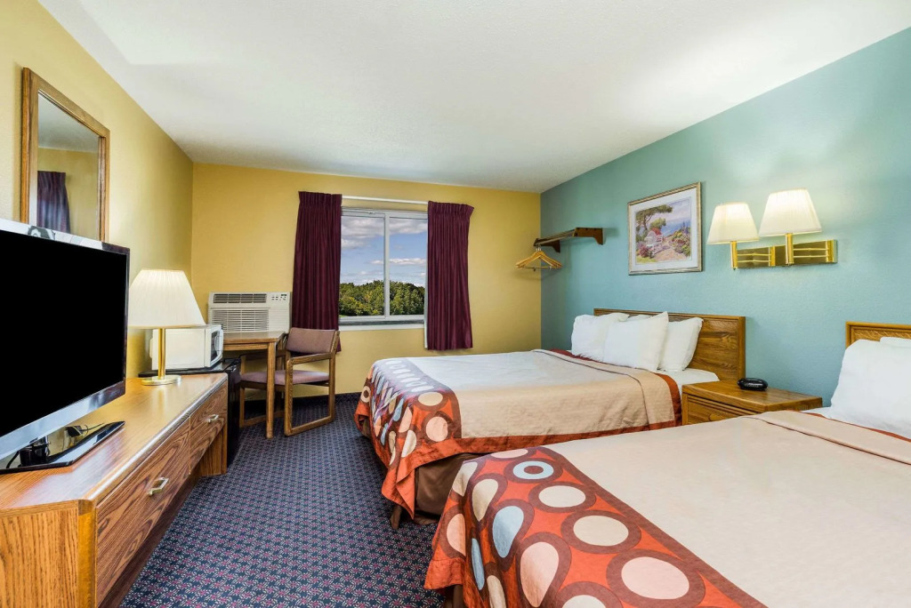 Super 8 By Wyndham Fergus Falls