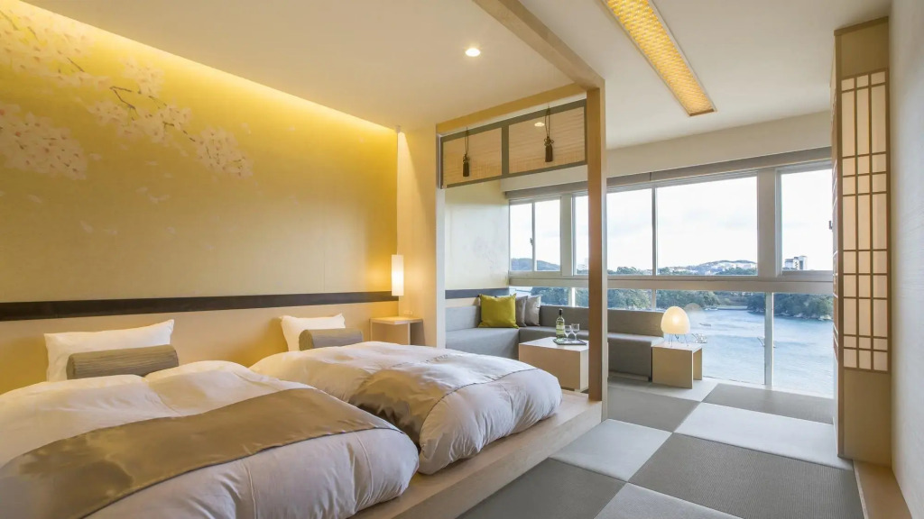 Toba Grand Hotel